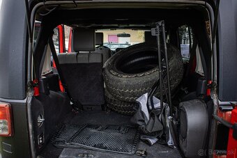 Jeep Wrangler 2.8 CRD Unlimited, 1.majiteľ, SK-auto, nelak - 19