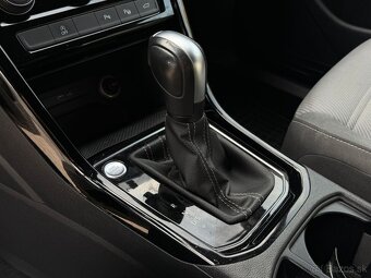 VW Touran R-Line, 7 místný DSG - 19