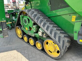 John Deere S780 - 19