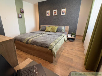 Pekný 3-izbový rodinný dom s veľkým pozemkom a garážou - 19