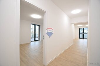 PREDAJ, 2-izbový byt, terasa + záhrada, Stará Lesná, Vysoké  - 19