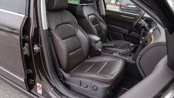 Škoda Superb Combi 2.0 TDI DSG Laurin&Klement - 19