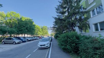 | priestranný 3 izb. byt, pokojné a pekné okolie, parkovanie - 19