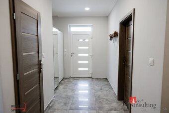 Krásny 4 izbový rodinný dom s veľkorysou záhradou v obci Pov - 19
