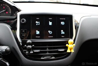 Peugeot 2008 1.2 PureTech Style, benzín 2018 - 19