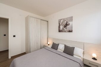 3-izbový zariadený apartmán v 1.rade od mora / Chorvátsko - 19
