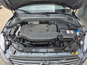 Volvo XC60 D4 2.4L Drive-E Momentum Geartronic AWD - 19