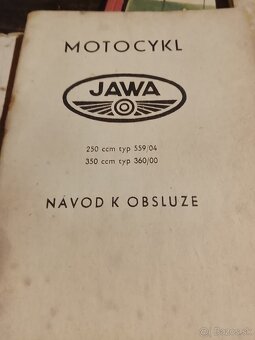 kniha,  brožúra a legitimácia - 19