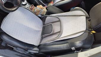 Mitsubishi Outlander 2,2DID,7miestne,automat - 19