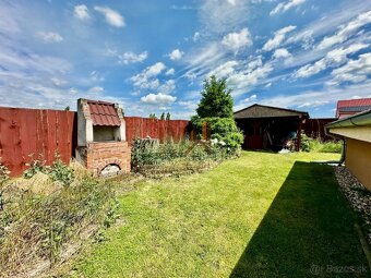 NA PREDAJ MODERNÝ ZREKONŠTRUOVANÝ 4i RODINNÝ DOM S GARÁŽOU - 19