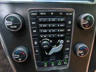 Volvo XC60  Inscription  169kw,  AWD - 19