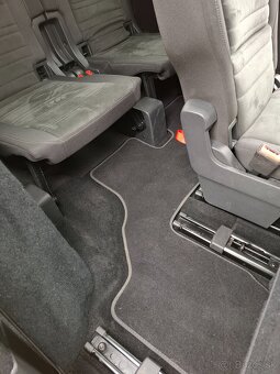 Volkswagen Touran 7miestne - 19