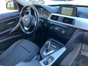 BMW Rad 3 Touring 320d  A/T - 19