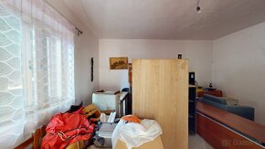 Na predaj starší rodinný dom s veľkým pozemkom v obci Trenči - 19