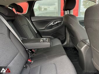 Hyundai i30 CW 1.6 CRDi DTC Family, 121 680km, SR - 19