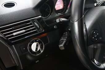 Mercedes-Benz E trieda Kombi 300 CDI Blue Avantgarde - 19