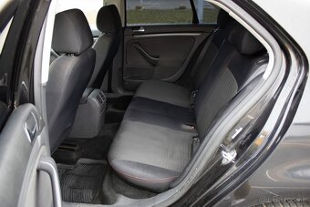 Volkswagen Jetta 1.9 TDI Sportline - 19