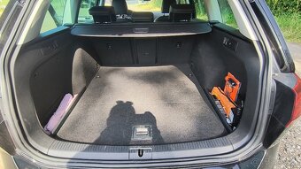 Predám Volkswagen Golf Variant 1.6 TDI CXXB 110k DSG EU6b - 19