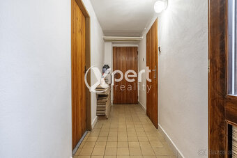 NA PREDAJ RODINNÝ DOM S GARÁŽOU A SLNEČNOU ZÁHRADOU - 19