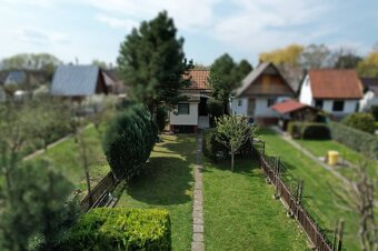 NA PREDAJ | Rekreačná chatka v blízkosti Váhu - 19