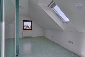 6-izbový rodinný dom s dvojgarážou v Malinove - 19