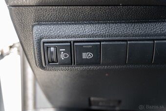 Toyota Corolla Combi 1.8 Hybrid - 19