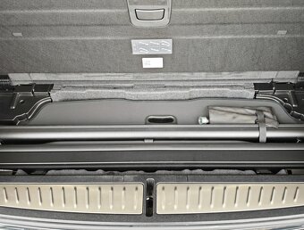 BMW Rad 5 Touring 530i xDrive A/T // AJ NA SPLÁTKY - 19