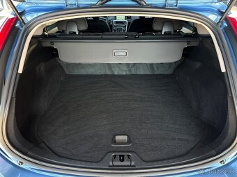 Volvo V60 D3 2.0L 150k Momentum Geartronic - 19