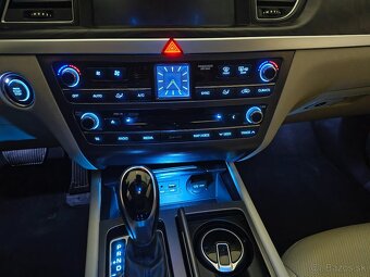 Genesis 3.8 V6 4x4 Slovenské - 19