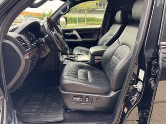 TOYOTA LAND CRUISER 200 - 19