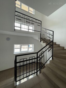 Lukratívne kancelárske priestory, 70 m2 + parkovacie státie, - 19