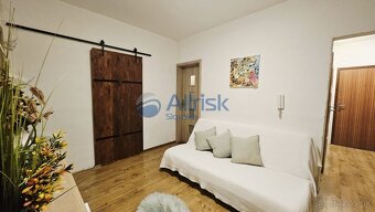 Pekný 3 izbový byt s loggiou na Beňadickej ulici v Petržalke - 19