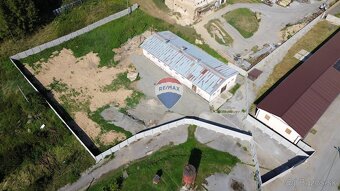 Perspektívna budova s pozemkom 2348m2, pri Hanušovciach nad  - 19