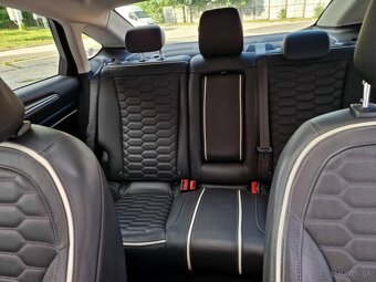 Ford Mondeo hybrid VIGNALE PLNÁ VÝBAVA 71 400km - 19