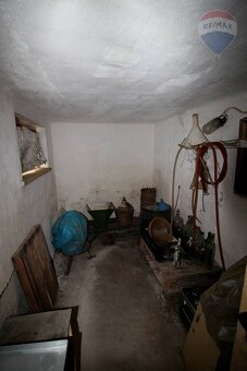 Starší rodinný dom s veľkým pozemkom na predaj Šoporňa, 3787 - 19