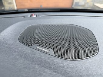 VOLVO V40 2.0 D3 Automat INSCRIPTION - 19