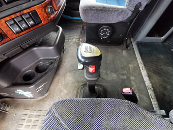 Prodám tahač návěsů VOLVO VVN EURO 3 retardér - 19