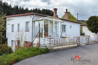 5,5 izbový starší rodinný dom na predaj - Valaská Dubová - R - 19