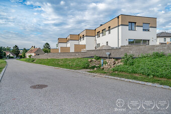 Bosen Realicity / Prenájom 5 izbový Rodinný dom Wolfsthal/ R - 19