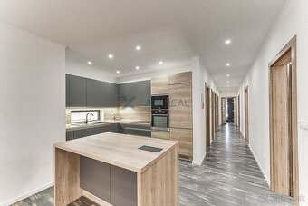 Moderný 5 izbový rodinný dom, altánok a bazén | Veľké Úľany - 19