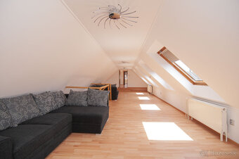 Predaj 7-izb. dom s bazénom na pozemku 561m2, Malé Leváre - 19