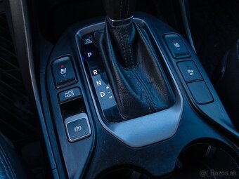 Hyundai Santa Fe 2.2 CRDi VGT 4x4 Premium 145kW 1. MAJITEĽ - 19