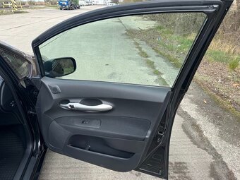Auris Hybrid 1,8 - 19