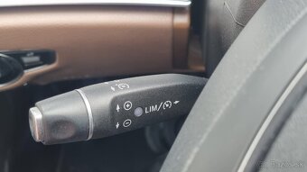Mercedes-Benz E trieda Sedan 220d 4MATIC Avantgarde - 19