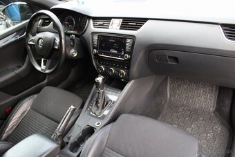 Škoda Octavia Combi 2.0 TDI RS DSG - 19