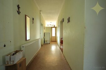 Dvojgeneračný čiastočne zrekonštruovaný rodinný dom - Veľká  - 19