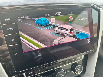 Volkswagen Passat Variant 2.0 TDI Elegance 4Motion DSG - 19
