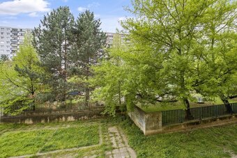 Priestranný 4-izbový byt s loggiou, 2 kúpeľňami a šatníkom - 19