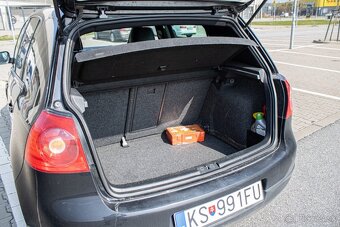 Volkswagen Golf 2.0 TDI Comfortline DSG - 19