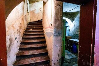 Na predaj historická nehnuteľnosť s veľkým potenciálom – Hod - 19